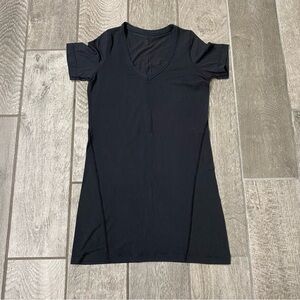 Lululemon tee